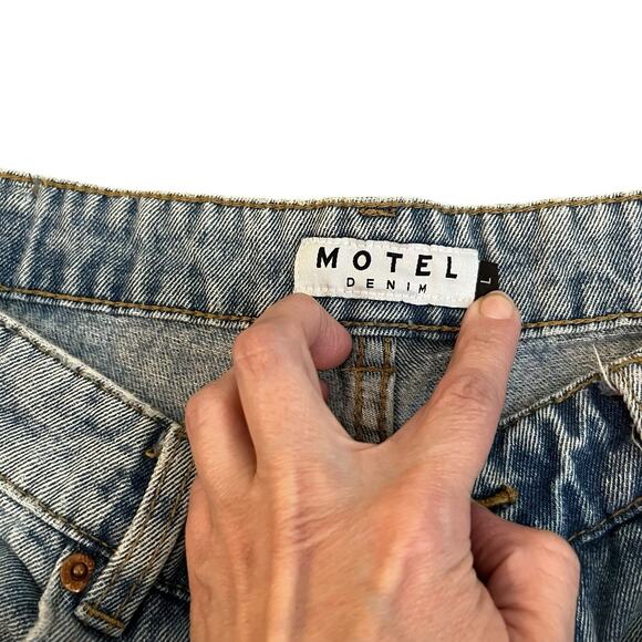 Motel Denim Baggy Straight Leg Jeans Size Large/31 Light Wash Distressed Ripped - Picture 7 of 10